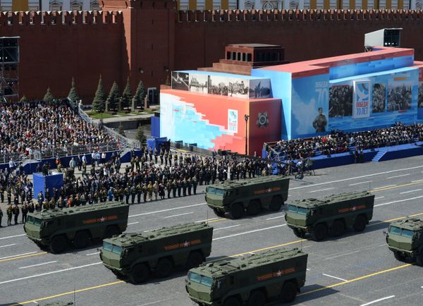 Военный парад в ознаменование 70-летия Победы в Великой Отечественной войне 1941-1945 годов Военный парад в ознаменование 70-летия Победы в Великой Отечественной войне 1941-1945 годов