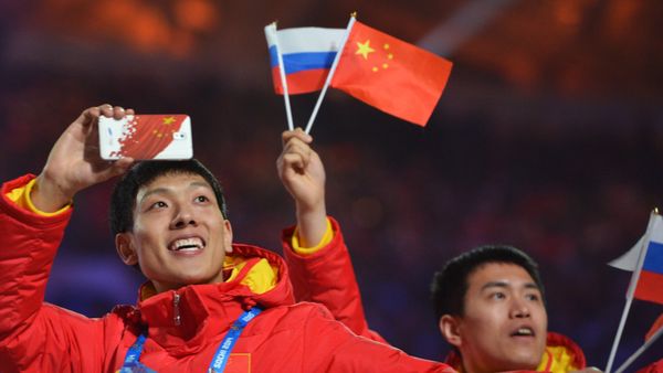 Флаги России и Китая