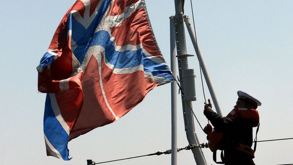 Контрольный выход в море гвардейского ракетного крейсера Варяг Тихоокеанского флота для подтверждения боевой готовности Контрольный выход в море гвардейского ракетного крейсера Варяг Тихоокеанского флота для подтверждения боевой готовности