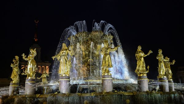 Открытие сезона фонтанов в Москве Открытие сезона фонтанов в Москве