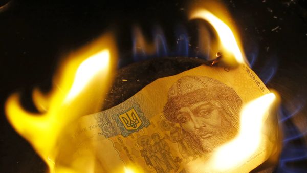 Денежные купюры и монеты России и Украины