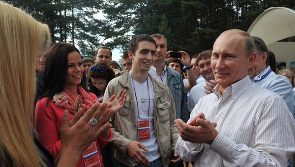 Посещение В. Путиным молодежного форума Селигер-2011