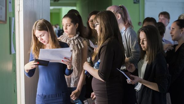 Сдача ЕГЭ по русскому языку в школах России Сдача ЕГЭ по русскому языку в школах России