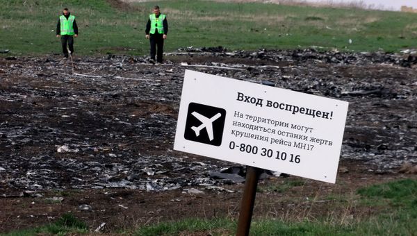 Эксперты из Нидерландов и Малайзии посетили место крушения Боинга в Донецкой области