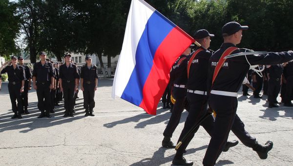 Приведение к воинской присяге новобранцев-контрактников МВД РФ в Симферополе Приведение к воинской присяге новобранцев-контрактников МВД РФ в Симферополе