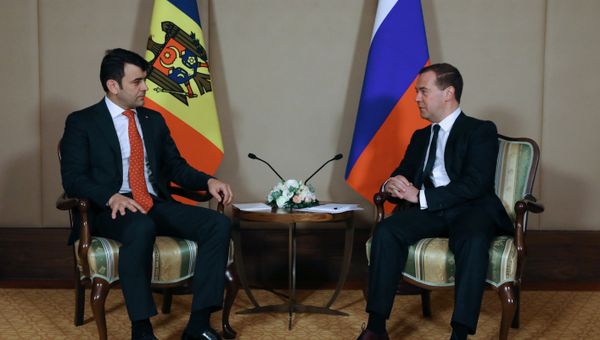 Премьер-министр РФ Д.Медведев принимает участие в заседаниях Совета глав правительств СНГ и ЕАЭС в Казахстане
