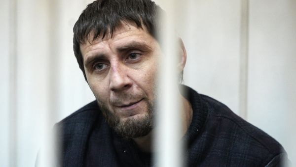 Подозреваемые в убийстве Б.Немцова доставлены в Басманный суд
