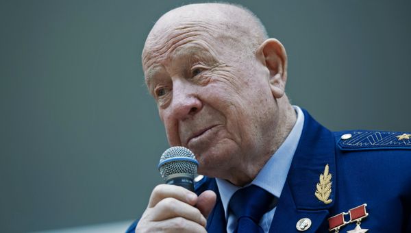 Передача Знамени Победы на Международную космическую станцию