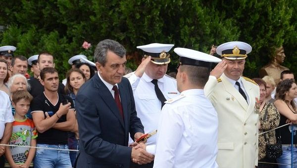 В Черноморском высшем военно-морском училище имени адмирала  П. С. Нахимова (ЧВВМУ) состоялся выпуск офицеров и мичманов для Военно-Морского Флота (ВМФ) России.