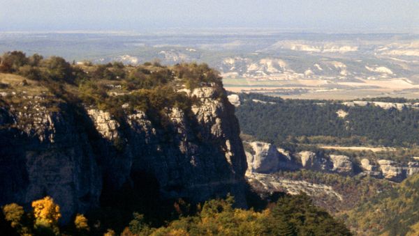 Пещерный средневековый город-крепость Мангуп-Кале Пещерный средневековый город-крепость Мангуп-Кале