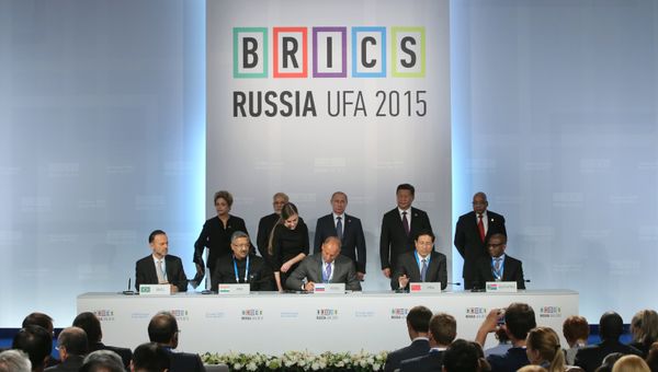 Подписание совместных документов по итогам встречи лидеров БРИКС