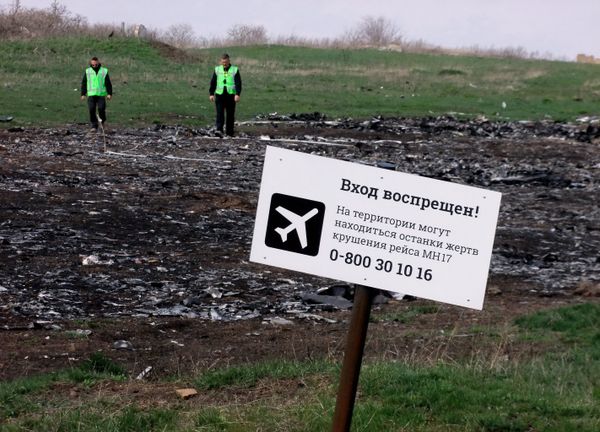 Эксперты из Нидерландов и Малайзии посетили место крушения Боинга в Донецкой области