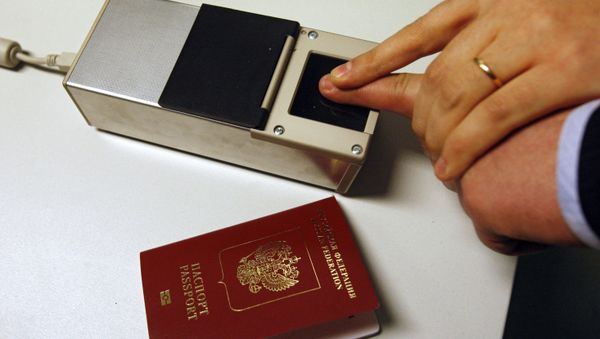 ФМС Санкт-Петербурга презентовало образцы документов с отпечатками пальцев