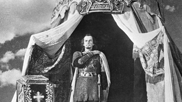Артист Николай Черкасов