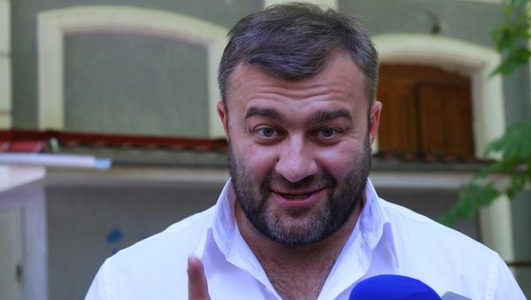 Михаил Пореченков на съемках в Симферополе