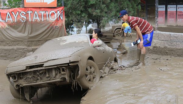 Последствия схода селевого потока в крупнейшем городе Казахстана Алма-Ате