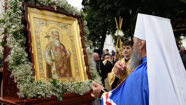 Молебен на Владимирской горке в честь 1000-я крещения Киевской Руси Молебен на Владимирской горке в честь 1000-я крещения Киевской Руси