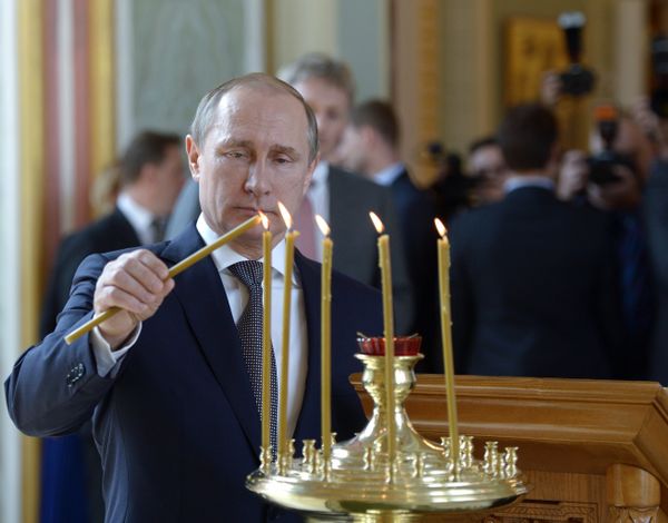 Президент РФ В.Путин посетил храм Святого Князя Владимира