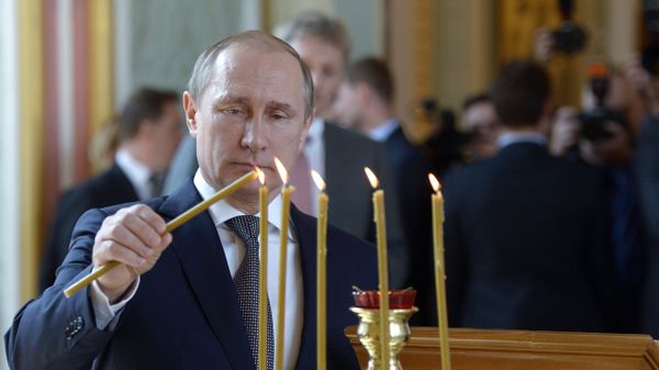 Президент РФ В.Путин посетил храм Святого Князя Владимира