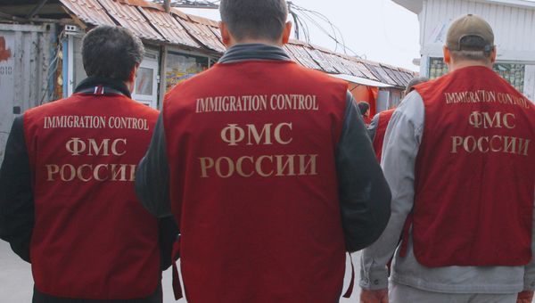 Федеральная миграционная служба провела проверку на одном из рынков столицы