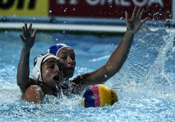 Чемпионат мира FINA 2015. Водное поло. Женщины. Матч США - Нидерланды Чемпионат мира FINA 2015. Водное поло. Женщины. Матч США - Нидерланды