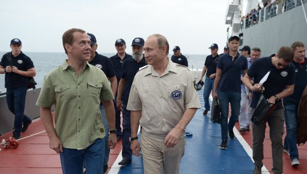 Рабочая поездка президента РФ В.Путина и премьер-министра Д.Медведева в Крым