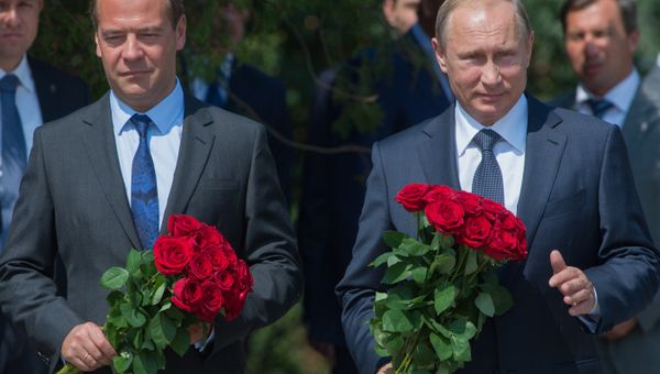 Рабочая поездка президента РФ В.Путина и премьер-министра РФ Д.Медведева в Крым