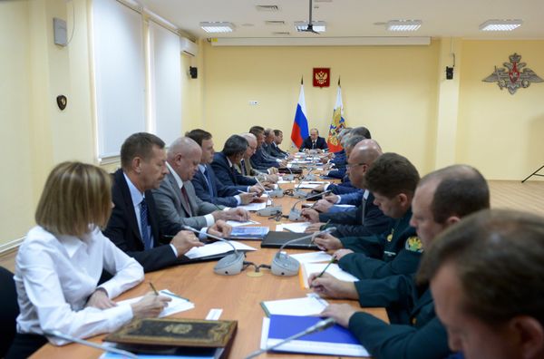 Рабочая поездка президента РФ В.Путина и премьер-министра РФ Д.Медведева в Крым Рабочая поездка президента РФ В.Путина и премьер-министра РФ Д.Медведева в Крым