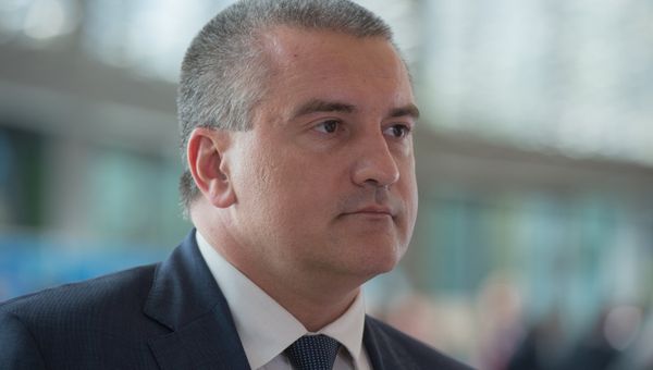 Встреча президента РФ В.Путина с представителями национальных общественных объединений Крыма Встреча президента РФ В.Путина с представителями национальных общественных объединений Крыма