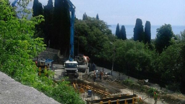 Олег Геншафт, несмотря на запрет, ведет стройку в Алупке