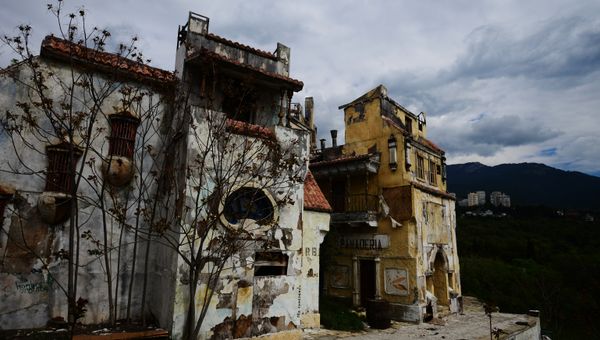 Ялтинская киностудия. Декорации фильма Бегущая по волнам