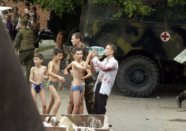 Спасенные заложники Спасенные заложники