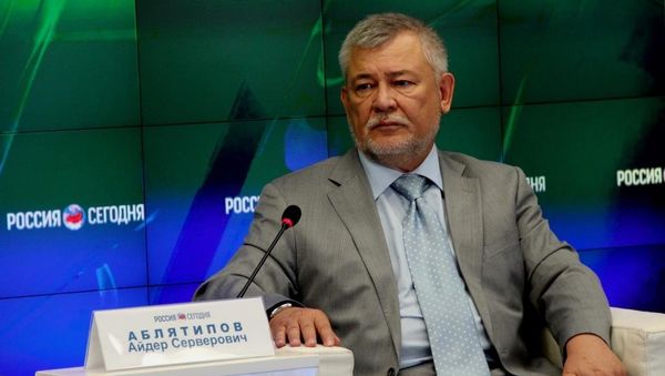Заместитель министра образования, науки и молодежи Республики Крым Айдер Аблятипов