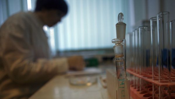 Работа экспертно-криминалистического отдела управления Госнаркоконтроля (ФСКН) России.