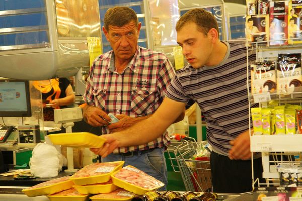 Рейд по магазинам и супермаркетам Симферополя