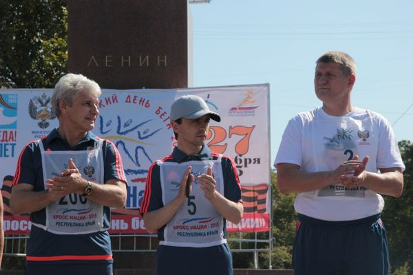 Кросс нации-2015 в Симферополе: студенты, пенсионеры и политики