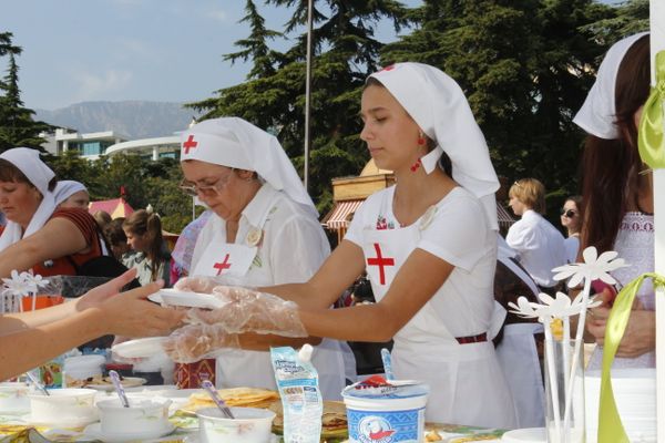 Благотворительная акция Белый цветок в Ялте