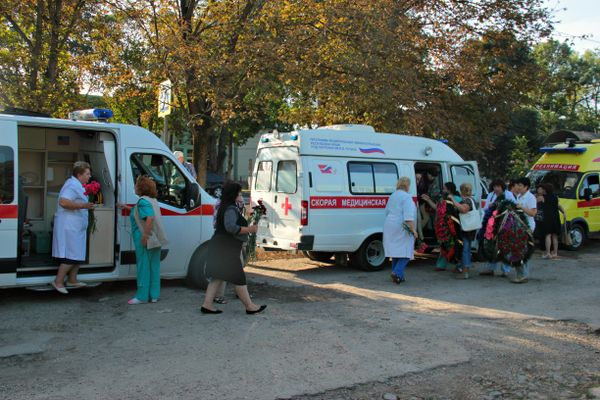 Прощание с расстрелянными медиками в Симферополе