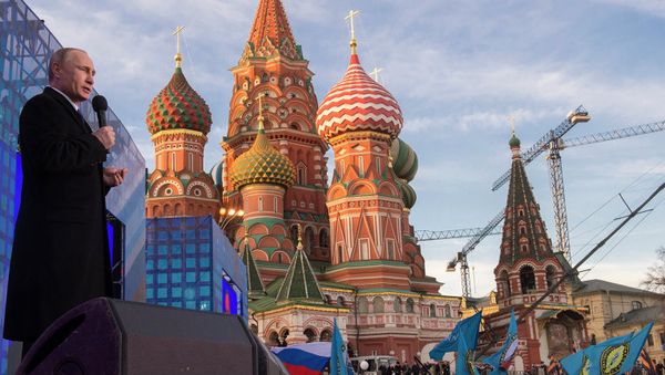 Владимир Путин выступает на митинге-концерте Мы вместе!, посвященном годовщине воссоединения Крыма с Россией, 18 марта 2015 года.
