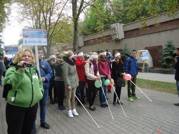 В Севастополе впервые проходит марш незрячих