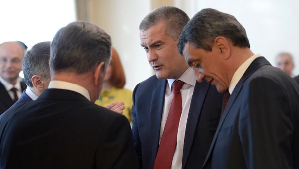 Президент РФ В.Путин провел совещание по вопросам социально-экономического развития Республики Крым и города Севастополя