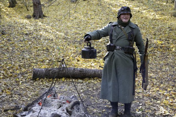 Реконструкция боя партизан против немецко-фашистских войск в Крыму