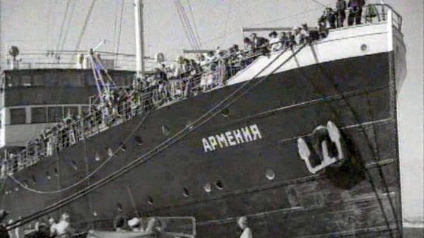 Теплоход Армения. Архивное фото