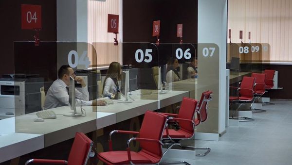 В помещении Многофункционального центра предоставления государственных и муниципальных услуг