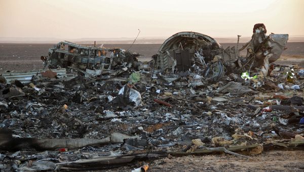 Обломки самолета Airbus A321 авиакомпании Когалымавиа