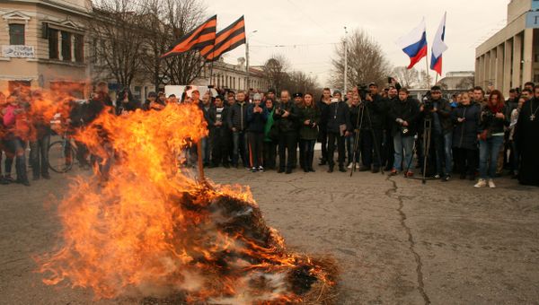 В Симферополе сожгли чучело Эрдогана