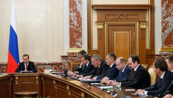Премьер-министр РФ Д.Медведев провел заседание правительства РФ
