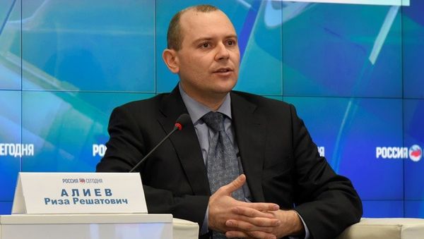 Заместитель начальника УФНС России по Республике Крым Риза Алиев на пресс-конференции в мультимедийном пресс-центре МИА Россия сегодня