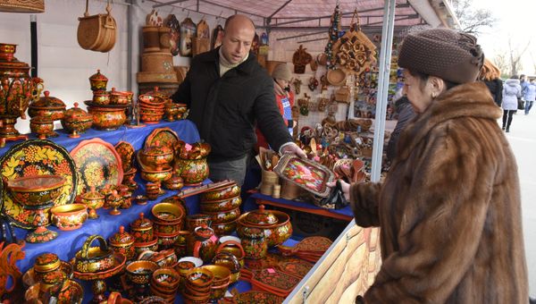 Предновогодняя ярмарка в Симферополе. Архивное фото