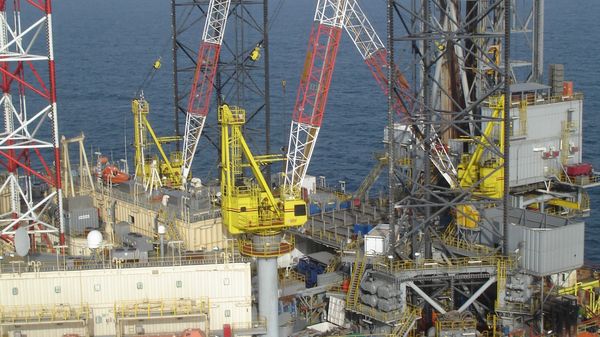 Буровая вышка Черноморнефтегаза